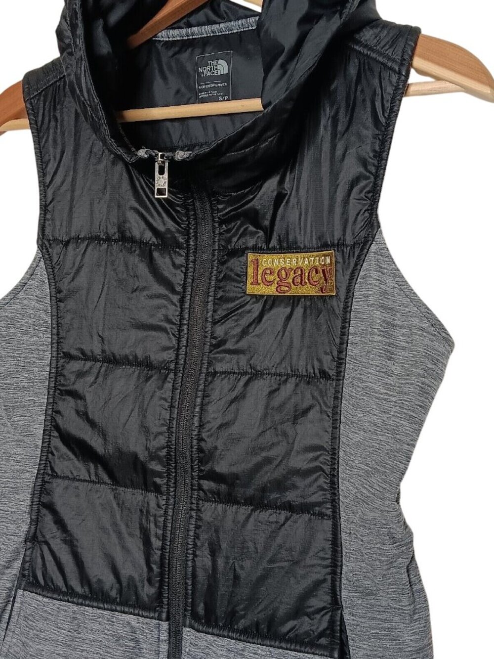 The North Face Pseudo Puffer Tunic Vest Small Gray Black Conservation Legacy - Picture 2 of 9